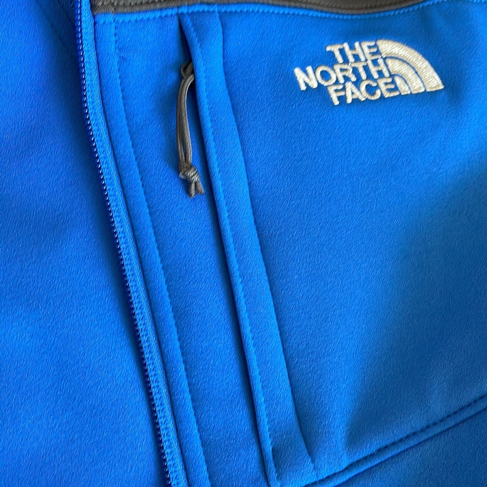The North Face Men's Lightweight Jacket - Picture 8 of 9